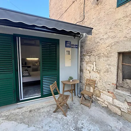 Supreme Location-old Town Luce Centre Split